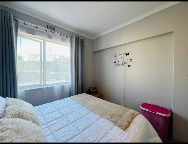 2 BEDROOM APARTMENT FOR SALE IN NEWLANDS EAST